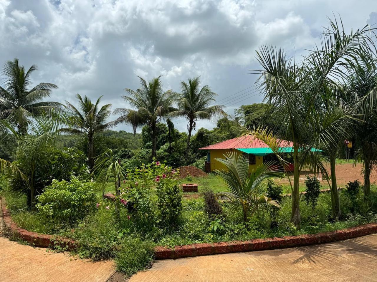 Hotel Shalini Palace Ratnagiri Bagian luar foto