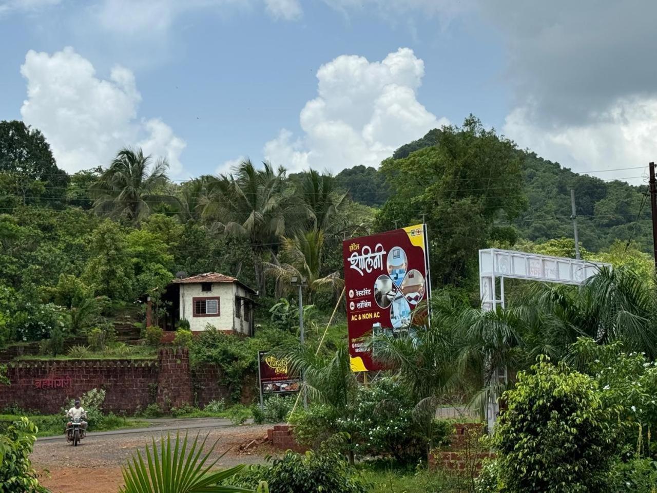 Hotel Shalini Palace Ratnagiri Bagian luar foto
